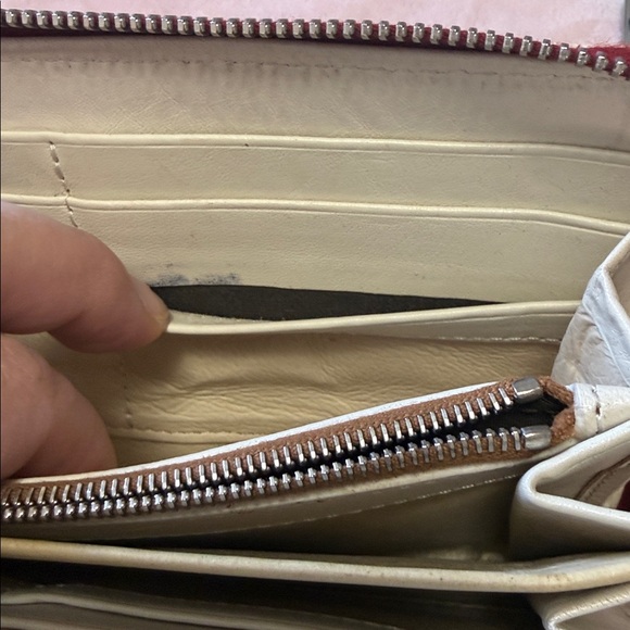 Dooney & Bourke LG Toscana Cream and Red Leather Wallet - Picture 5 of 14